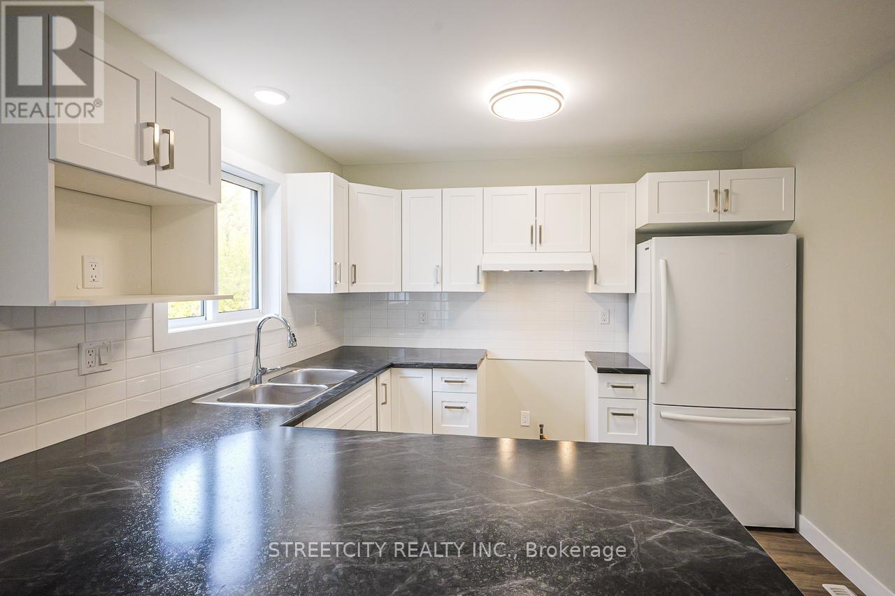 799 Deveron Crescent, London South, Ontario  N5Z 5B4 - Photo 13 - X12483710