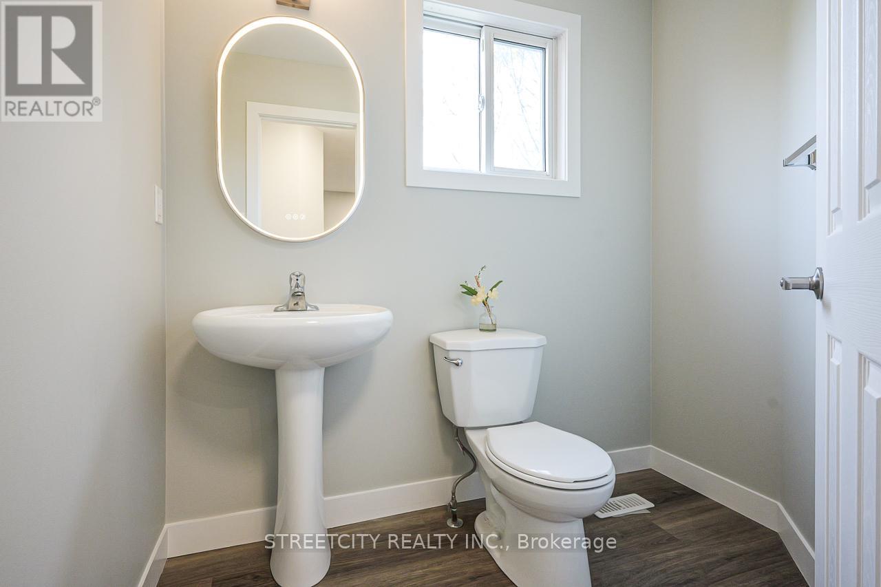 799 Deveron Crescent, London South, Ontario  N5Z 5B4 - Photo 17 - X12483710