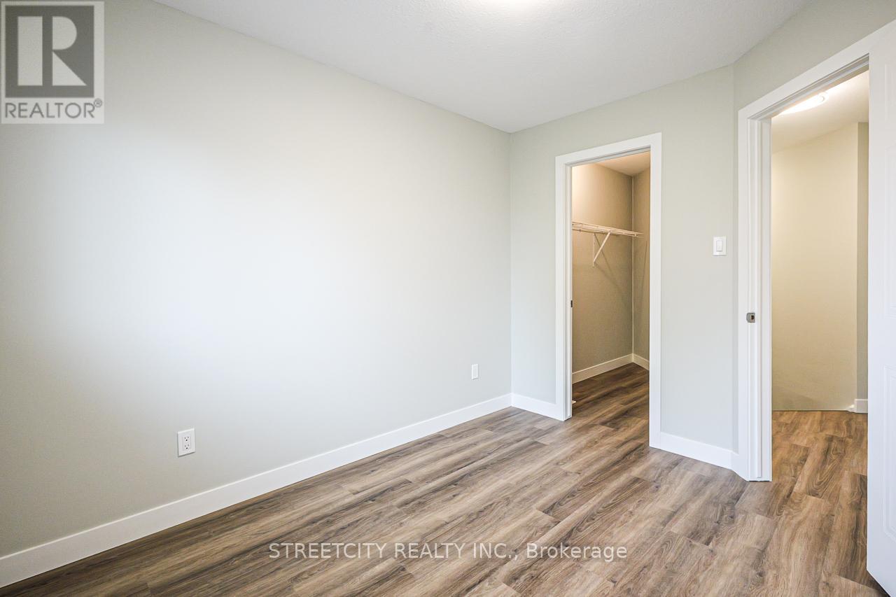 799 Deveron Crescent, London South, Ontario  N5Z 5B4 - Photo 22 - X12483710