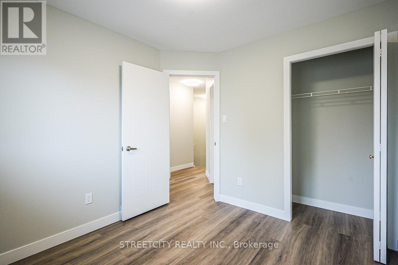 799 Deveron Crescent, London South, Ontario  N5Z 5B4 - Photo 26 - X12483710