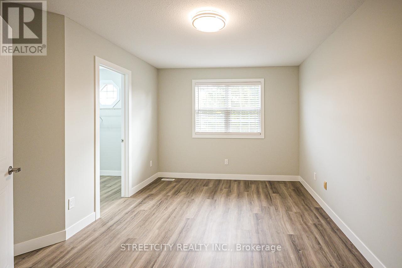 799 Deveron Crescent, London South, Ontario  N5Z 5B4 - Photo 30 - X12483710