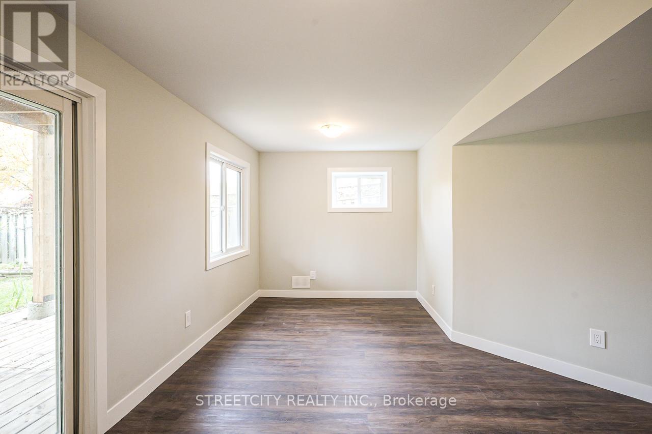 799 Deveron Crescent, London South, Ontario  N5Z 5B4 - Photo 38 - X12483710