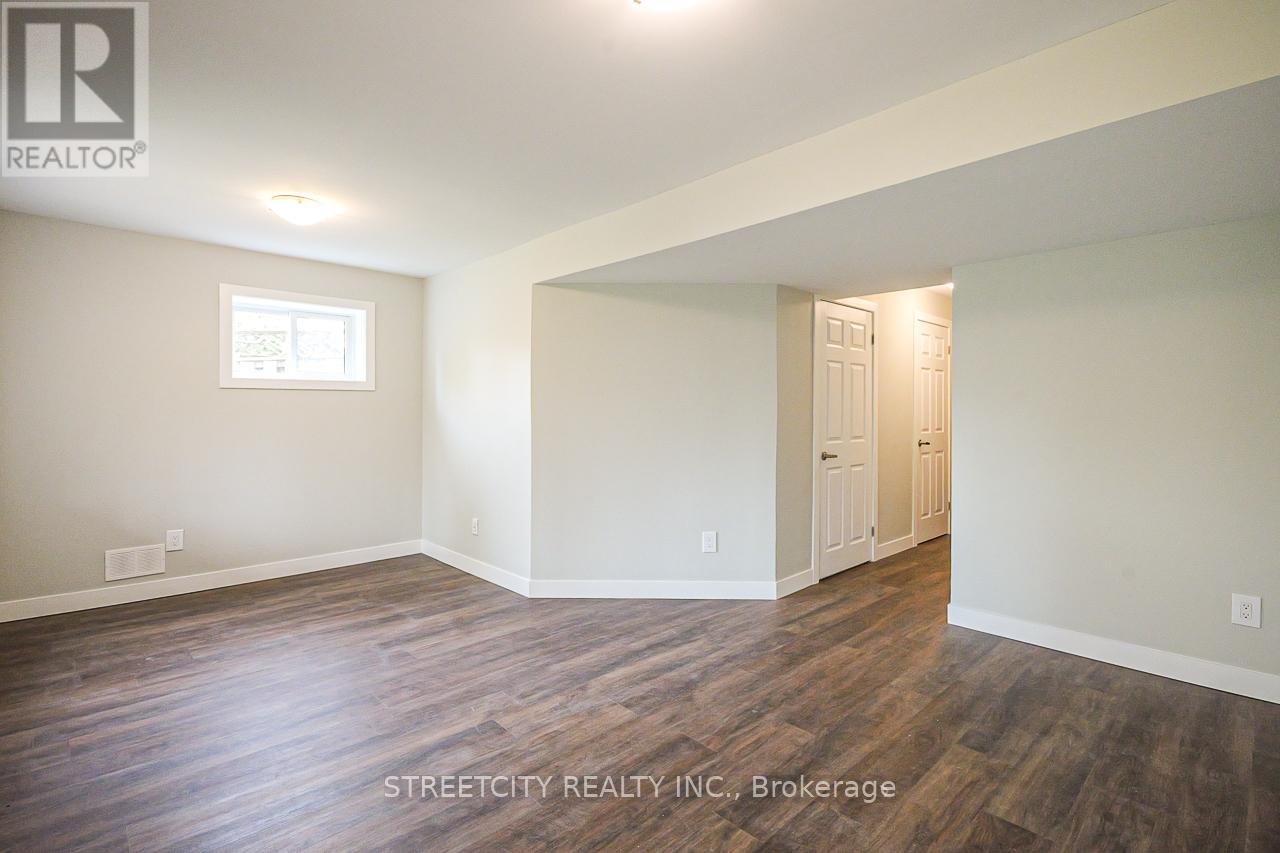 799 Deveron Crescent, London South, Ontario  N5Z 5B4 - Photo 39 - X12483710