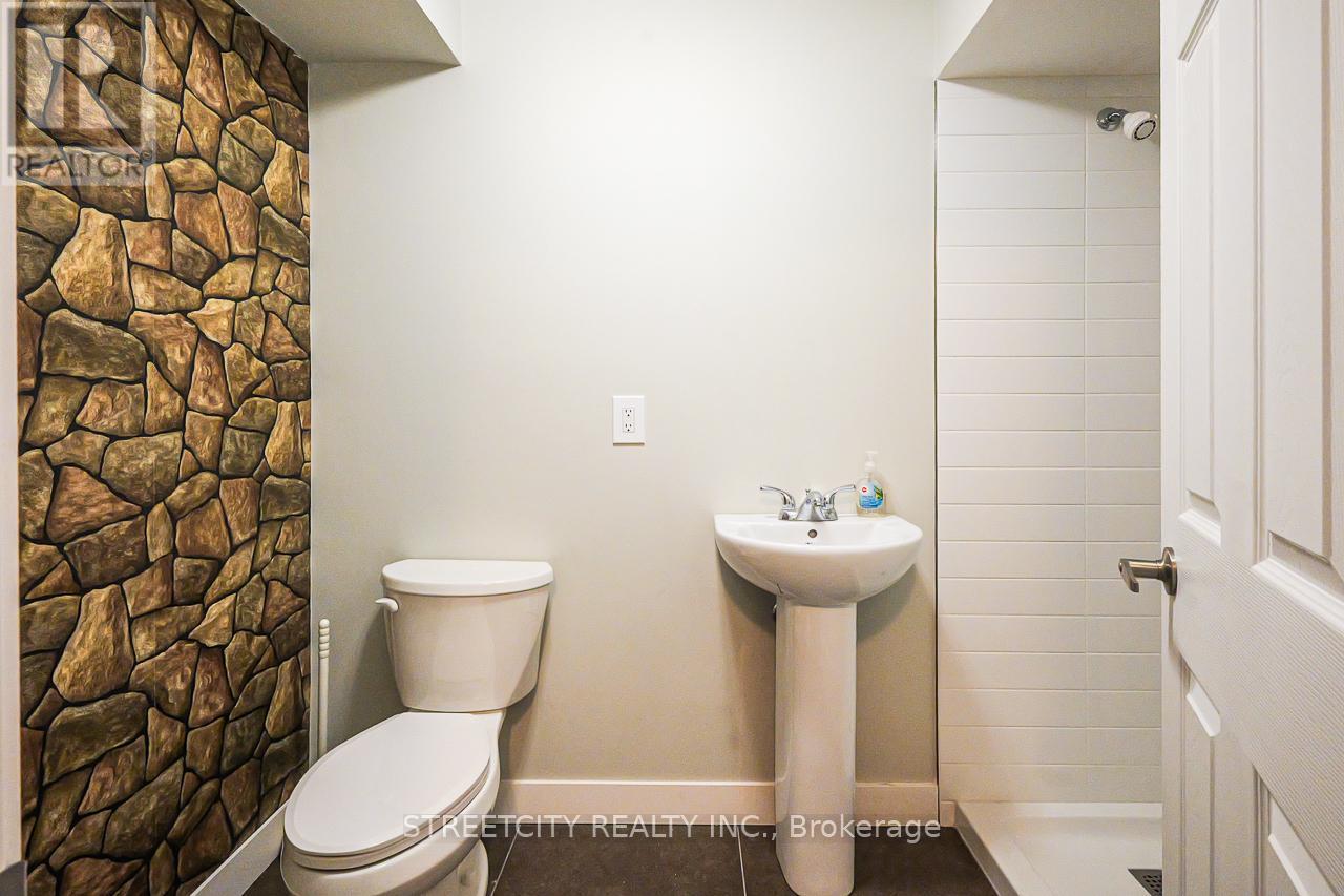 799 Deveron Crescent, London South, Ontario  N5Z 5B4 - Photo 43 - X12483710