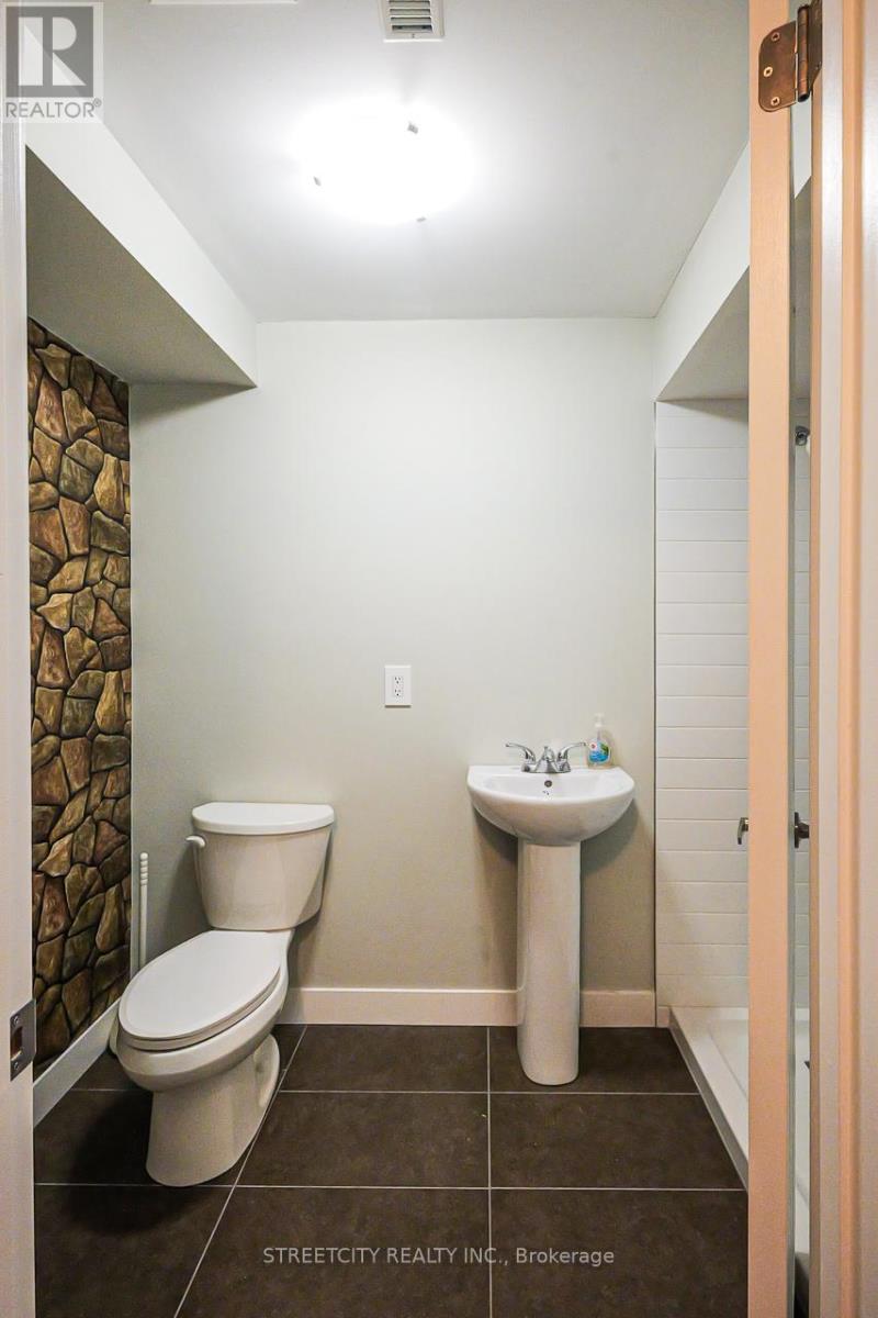 799 Deveron Crescent, London South, Ontario  N5Z 5B4 - Photo 44 - X12483710