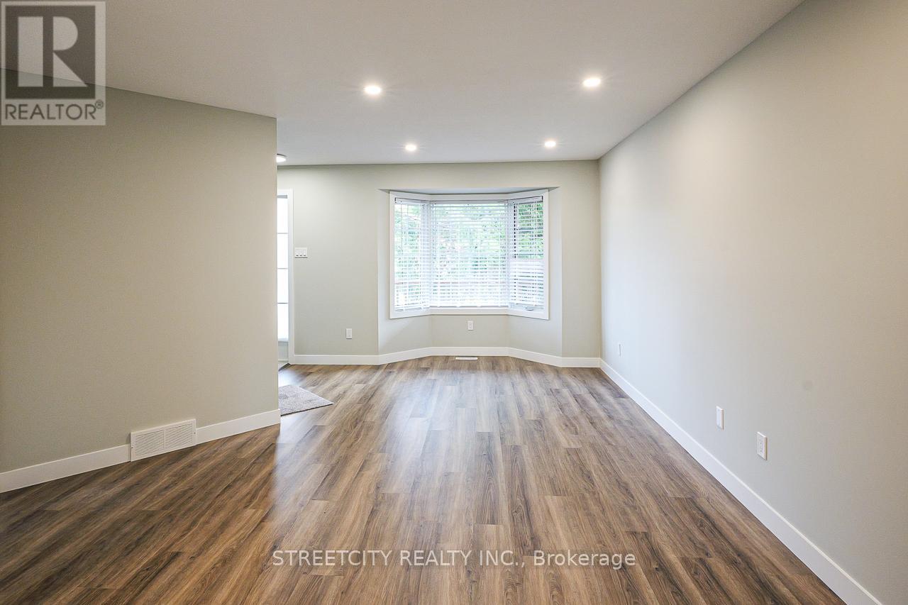 799 Deveron Crescent, London South, Ontario  N5Z 5B4 - Photo 8 - X12483710