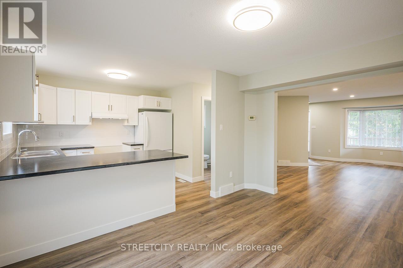 799 Deveron Crescent, London South, Ontario  N5Z 5B4 - Photo 9 - X12483710