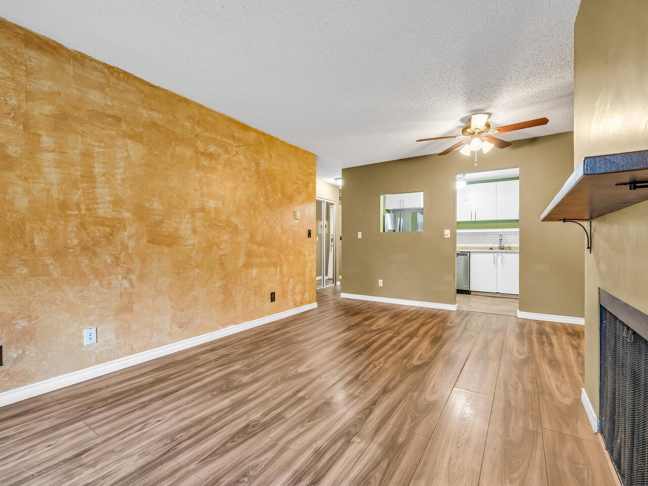 211 10157 University Drive, Surrey, British Columbia  V3T 5L7 - Photo 11 - R3061995