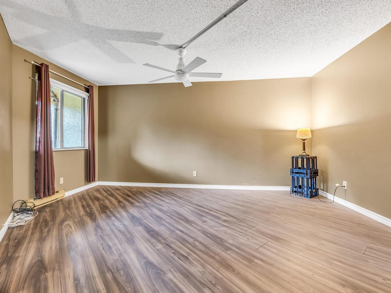 211 10157 University Drive, Surrey, British Columbia  V3T 5L7 - Photo 12 - R3061995