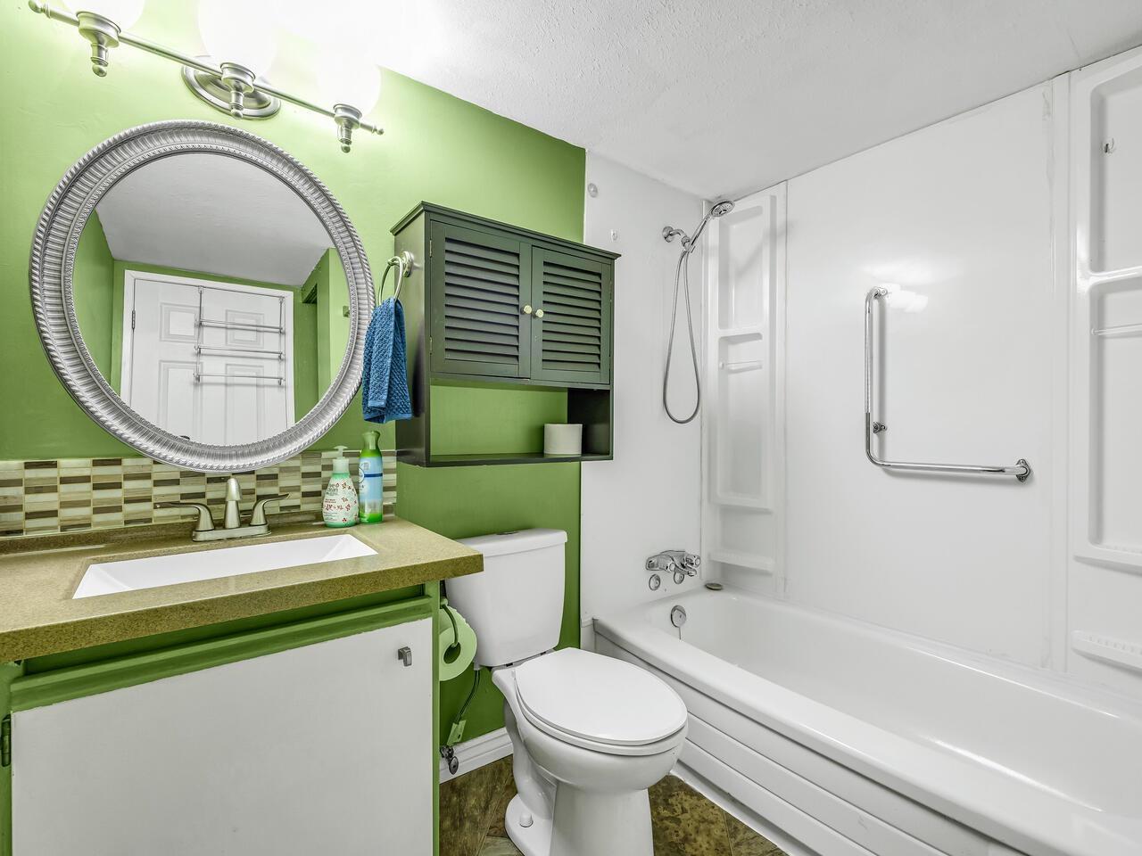 211 10157 University Drive, Surrey, British Columbia  V3T 5L7 - Photo 18 - R3061995