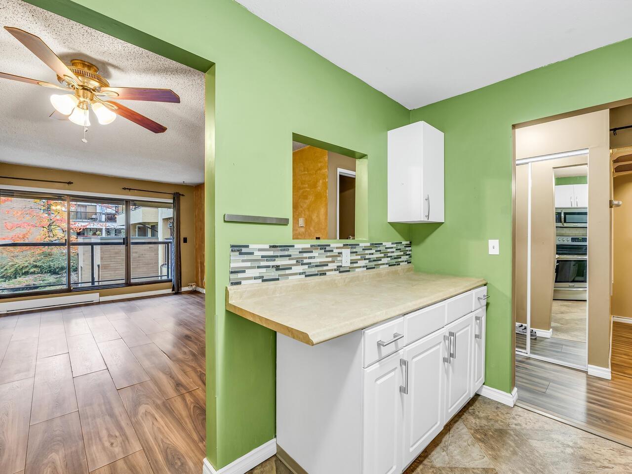 211 10157 University Drive, Surrey, British Columbia  V3T 5L7 - Photo 6 - R3061995