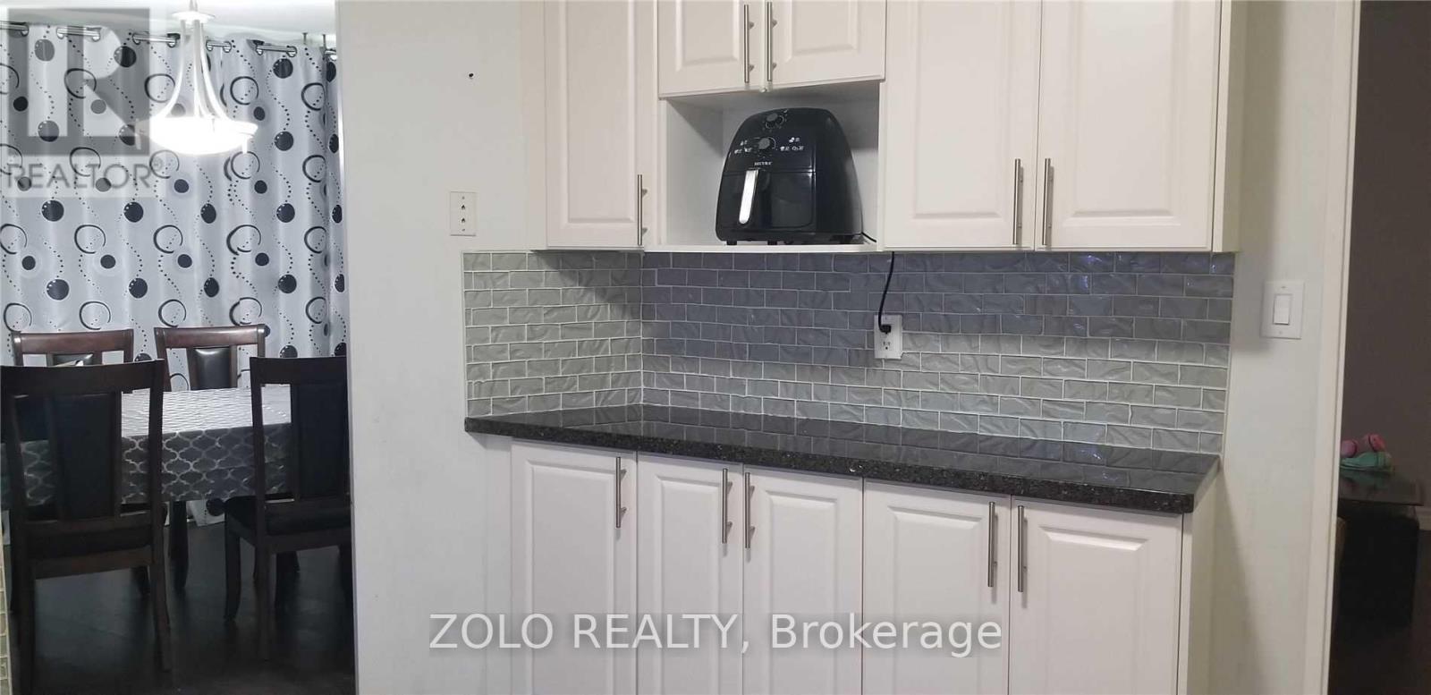 906 - 15 Vicora Linkway Way, Toronto, Ontario  M3C 1A8 - Photo 13 - C12483558