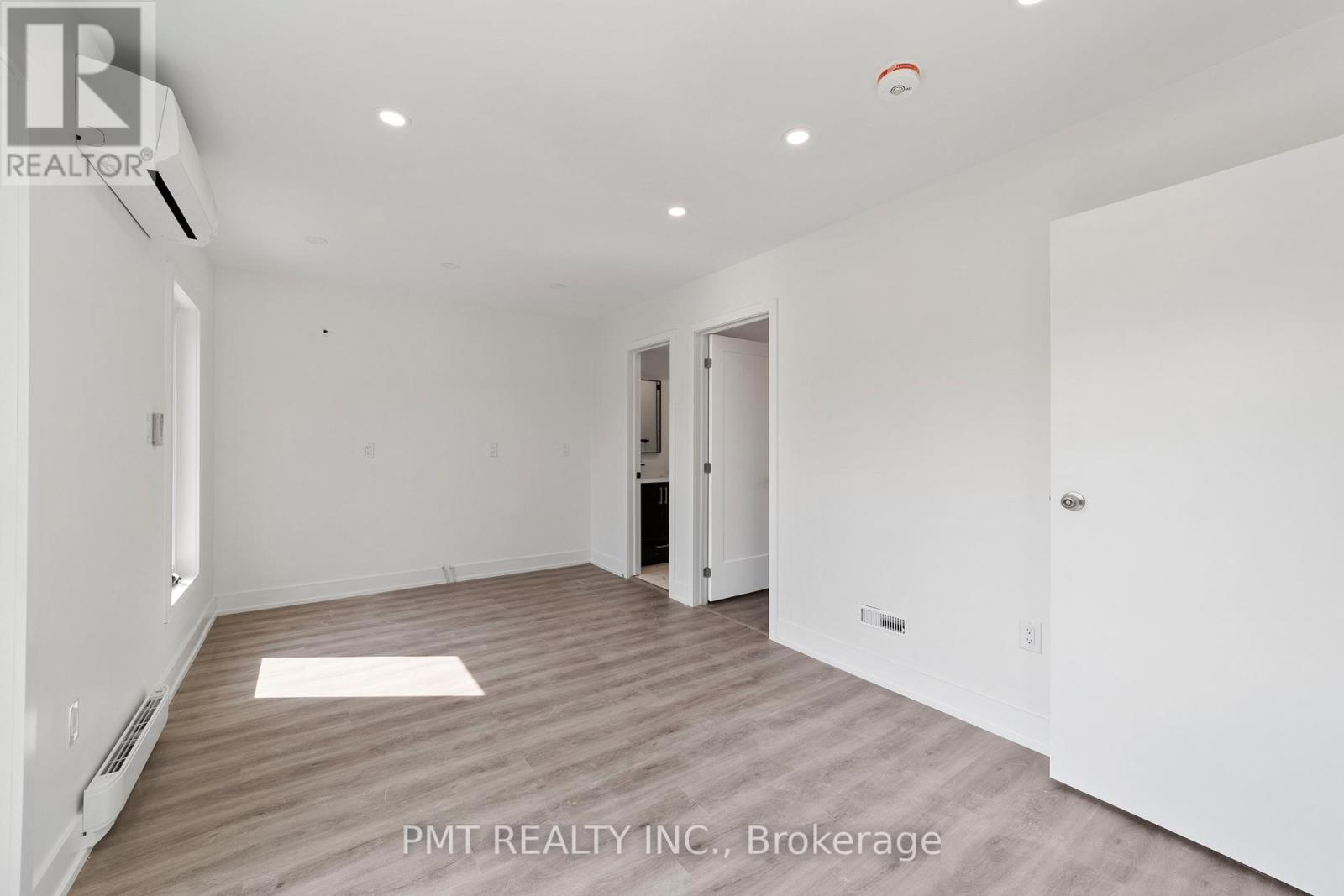 2fl - 531 Delaware Avenue N, Toronto, Ontario  M6H 2V3 - Photo 4 - C12483561