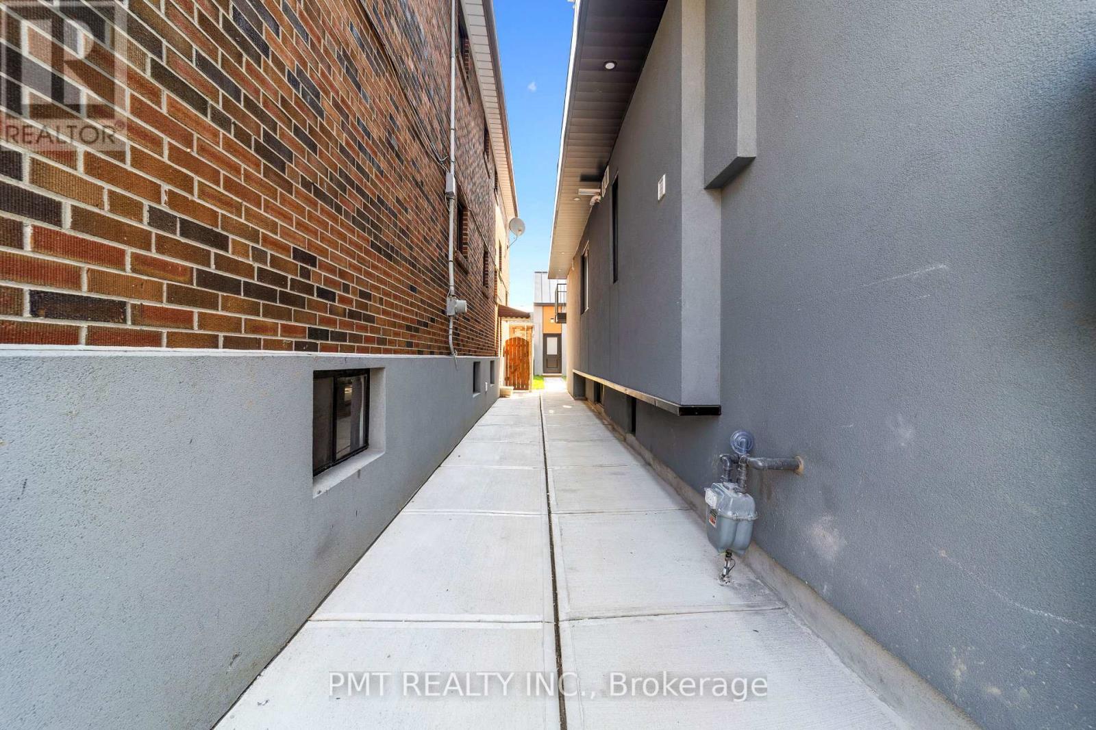 2fl - 531 Delaware Avenue N, Toronto, Ontario  M6H 2V3 - Photo 9 - C12483561