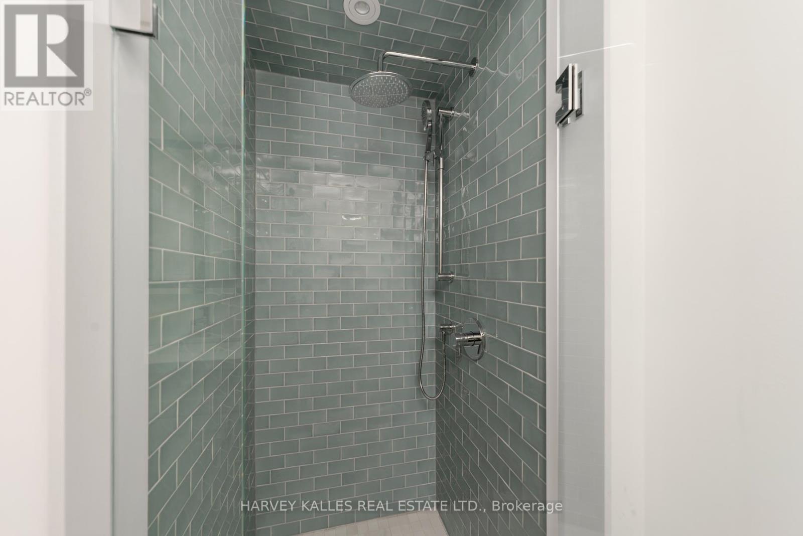 1111 - 3000 Bathurst Street, Toronto, Ontario  M6B 3B4 - Photo 17 - C12483587