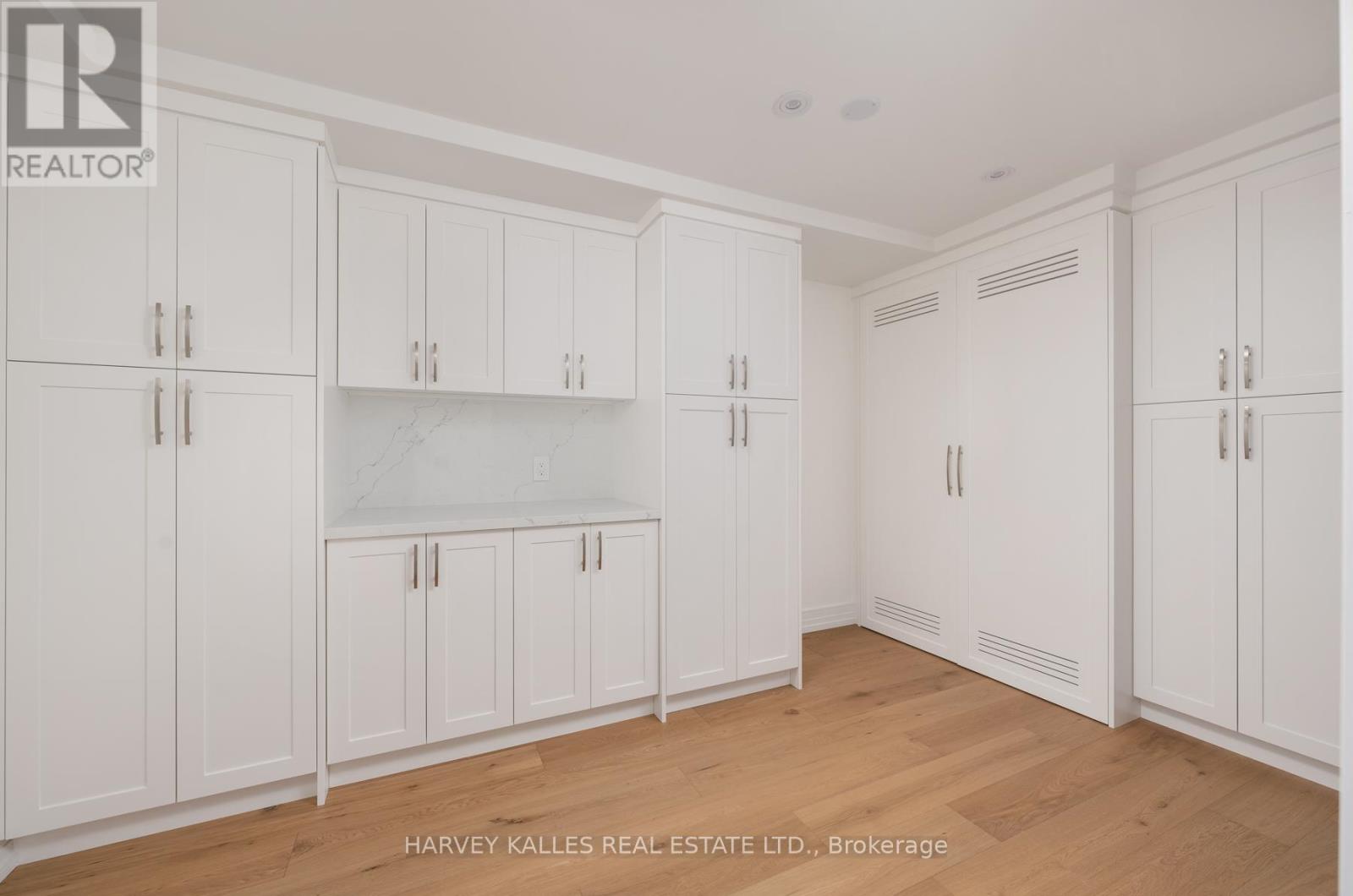 1111 - 3000 Bathurst Street, Toronto, Ontario  M6B 3B4 - Photo 8 - C12483587