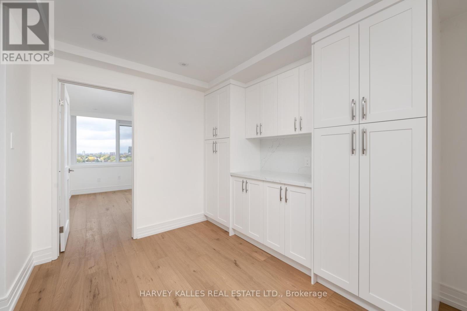 1111 - 3000 Bathurst Street, Toronto, Ontario  M6B 3B4 - Photo 9 - C12483587
