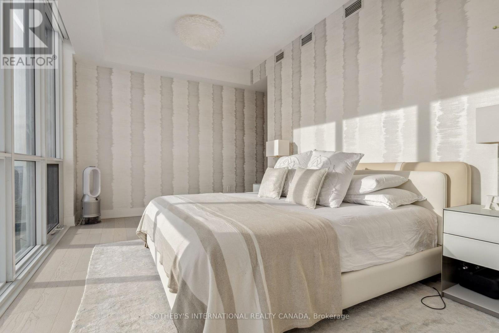 5405 - 1 Yorkville Avenue, Toronto, Ontario  M4W 0B1 - Photo 8 - C12483603