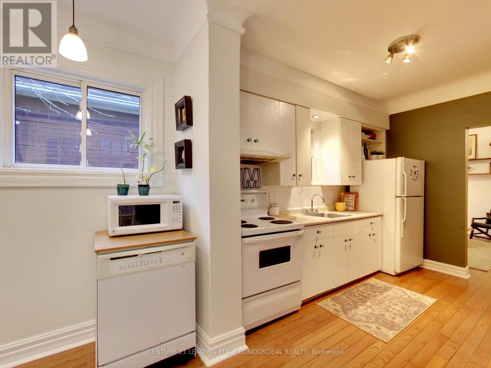 50 Lippincott Street, Toronto, Ontario  M5T 2R5 - Photo 11 - C12483608