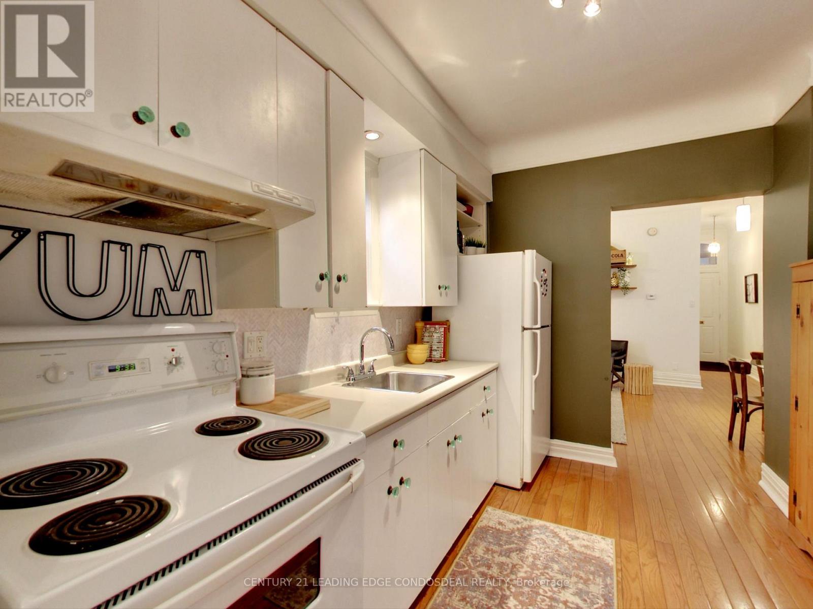 50 Lippincott Street, Toronto, Ontario  M5T 2R5 - Photo 12 - C12483608