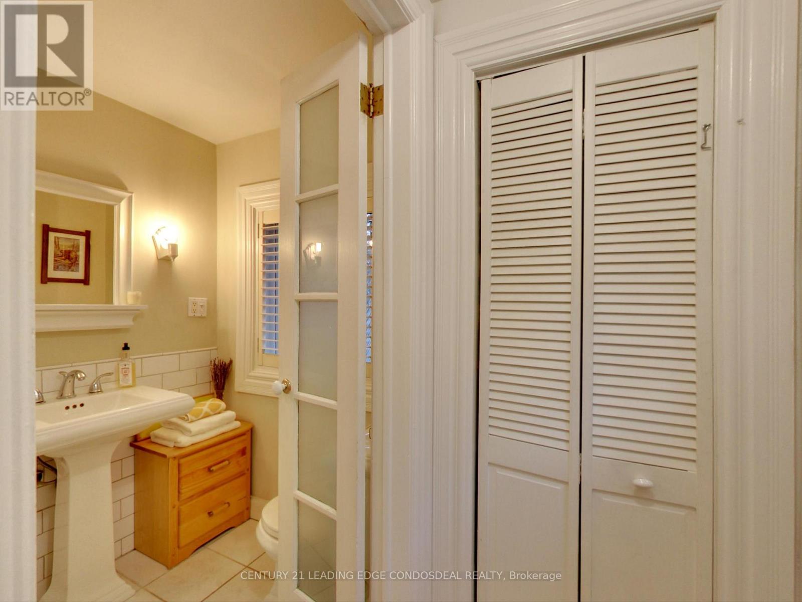 50 Lippincott Street, Toronto, Ontario  M5T 2R5 - Photo 15 - C12483608