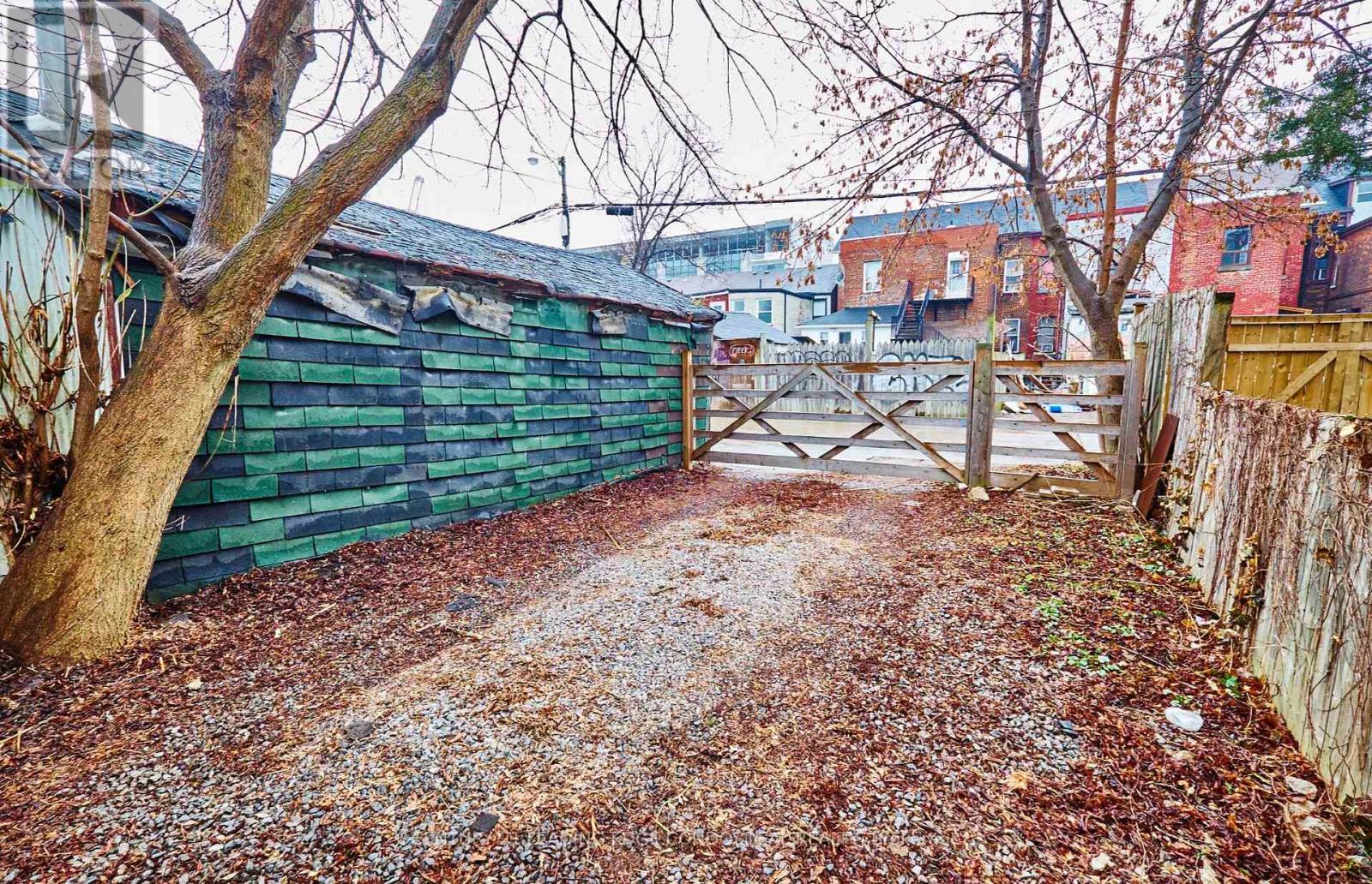 50 Lippincott Street, Toronto, Ontario  M5T 2R5 - Photo 23 - C12483608
