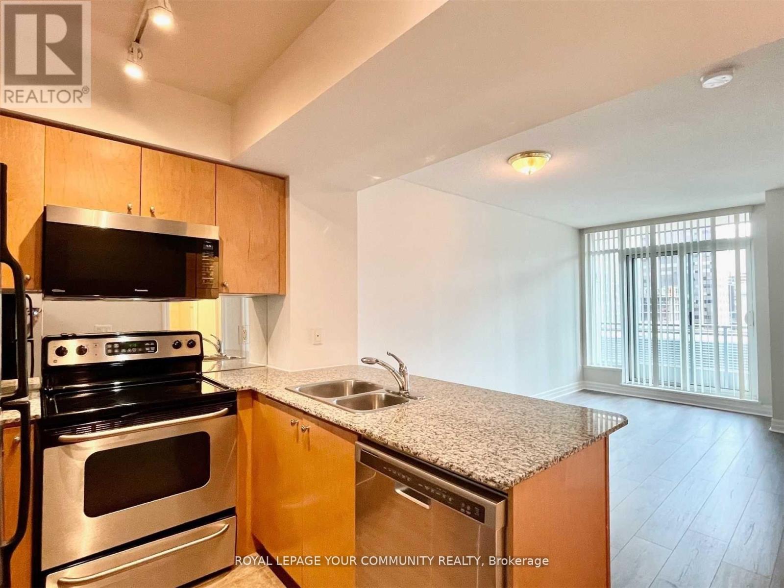 1006 - 8 Scollard Street, Toronto, Ontario  M5R 1M2 - Photo 13 - C12483693