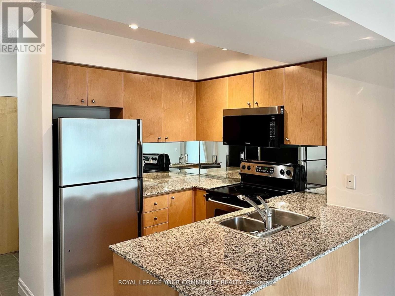 1006 - 8 Scollard Street, Toronto, Ontario  M5R 1M2 - Photo 7 - C12483693