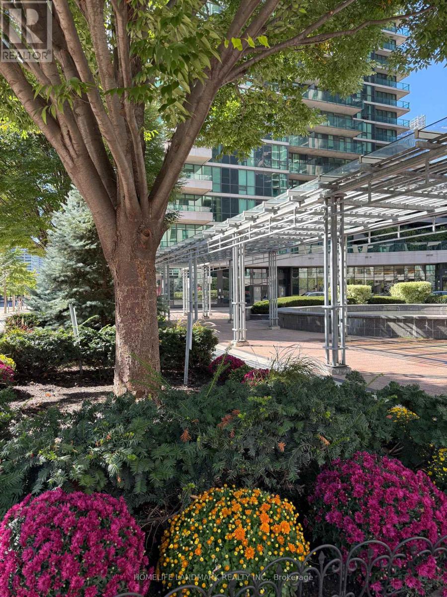 214 - 33 Bay Street, Toronto, Ontario  M5J 2Z3 - Photo 3 - C12483698