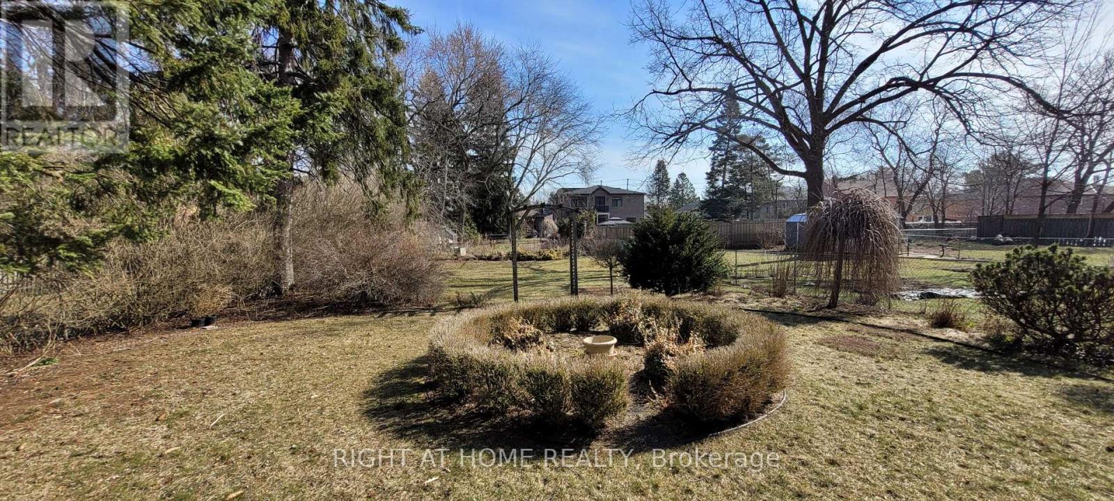 35 Flerimac Road, Toronto, Ontario  M1E 4B1 - Photo 9 - E12483617