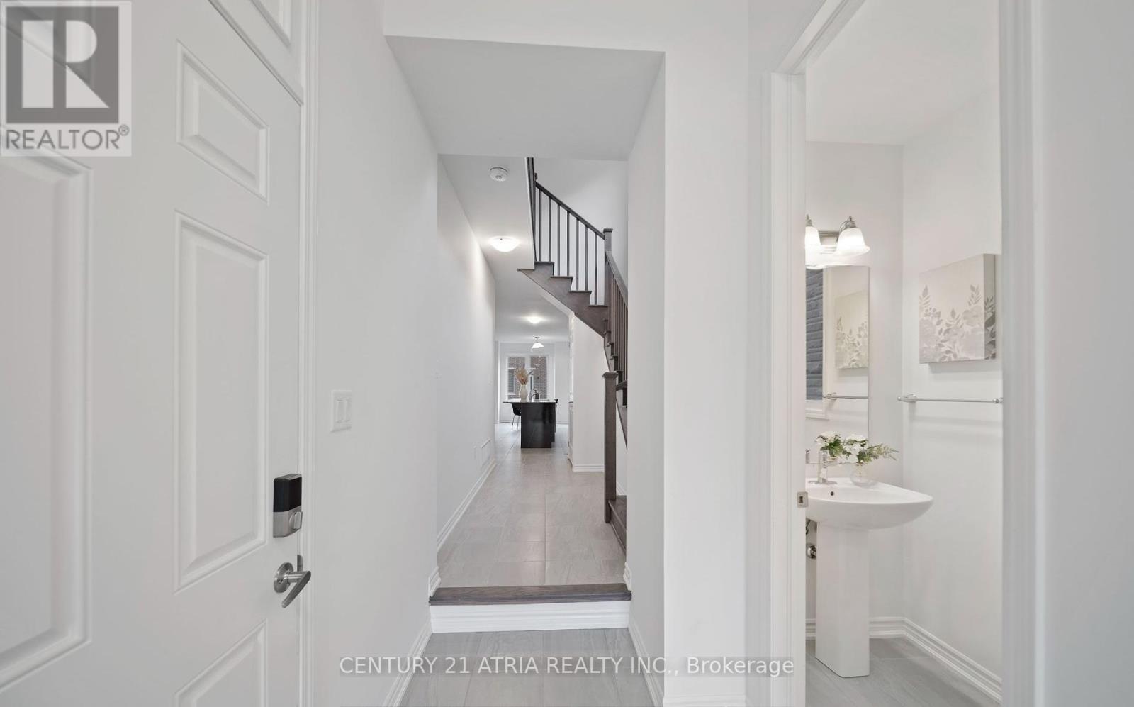 1408 Mockingbird Square, Pickering, Ontario  L0H 1J0 - Photo 2 - E12483681