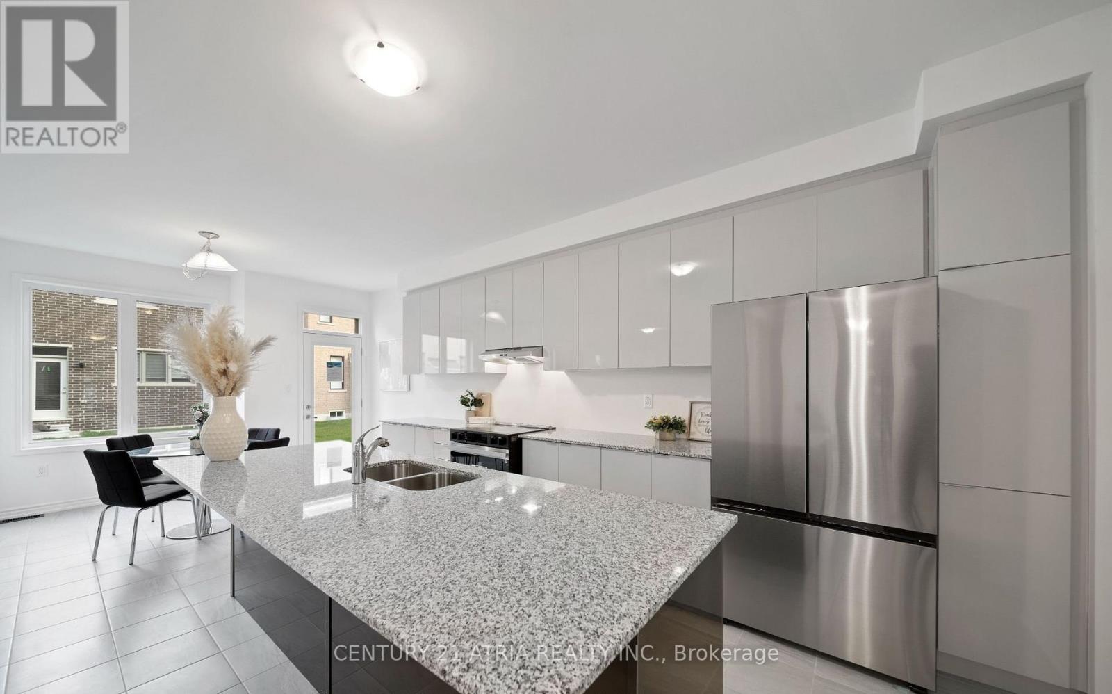 1408 Mockingbird Square, Pickering, Ontario  L0H 1J0 - Photo 4 - E12483681