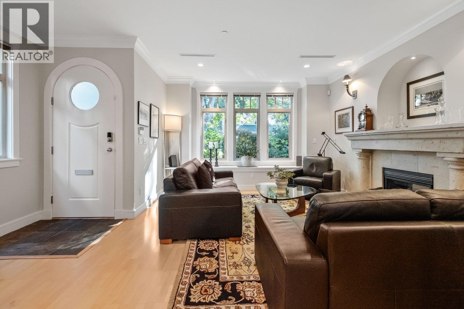6677 Laburnum Street, Vancouver, British Columbia  V6P 5M6 - Photo 2 - R3061979