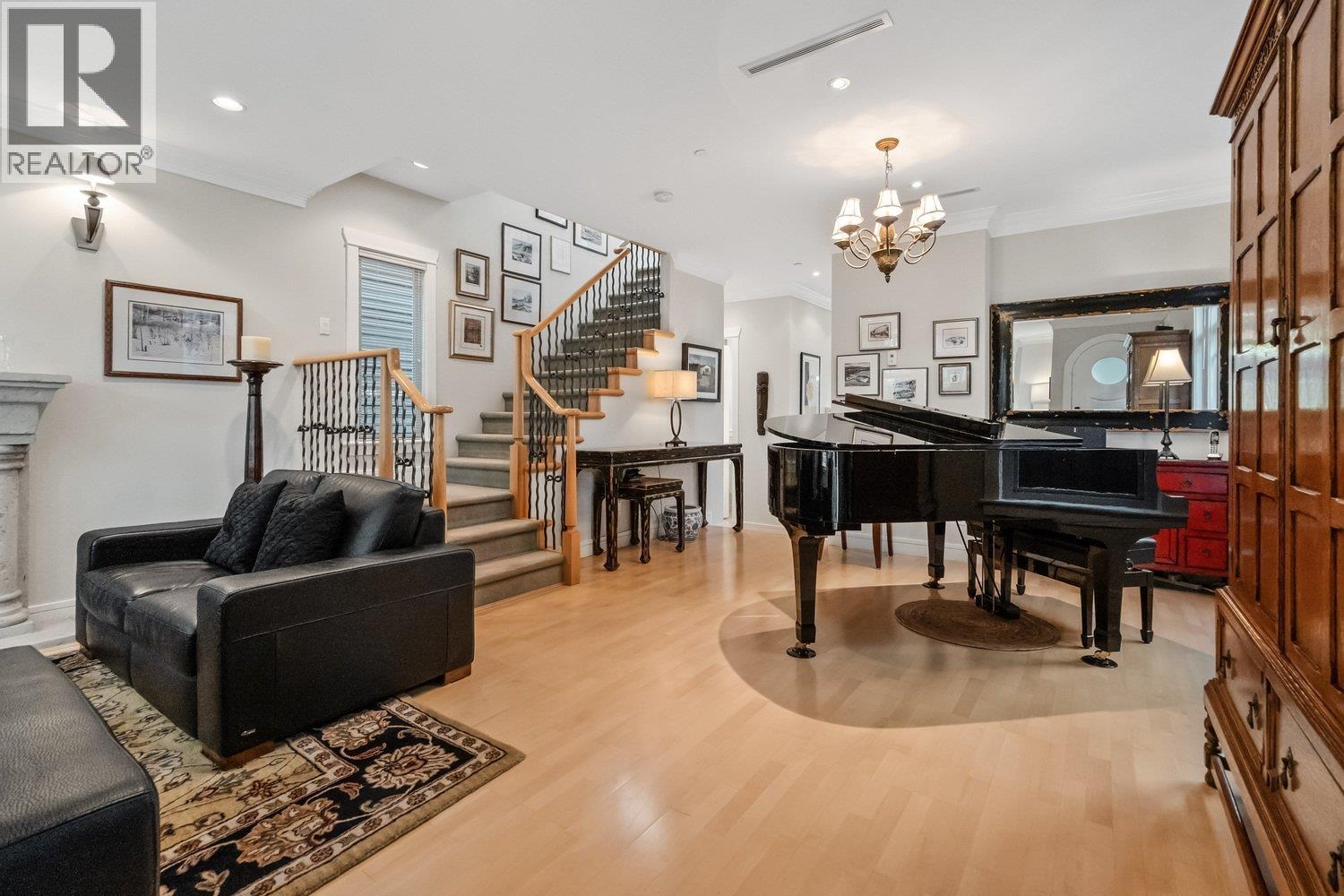 6677 Laburnum Street, Vancouver, British Columbia  V6P 5M6 - Photo 4 - R3061979