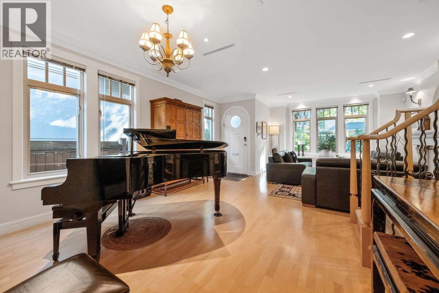 6677 Laburnum Street, Vancouver, British Columbia  V6P 5M6 - Photo 6 - R3061979