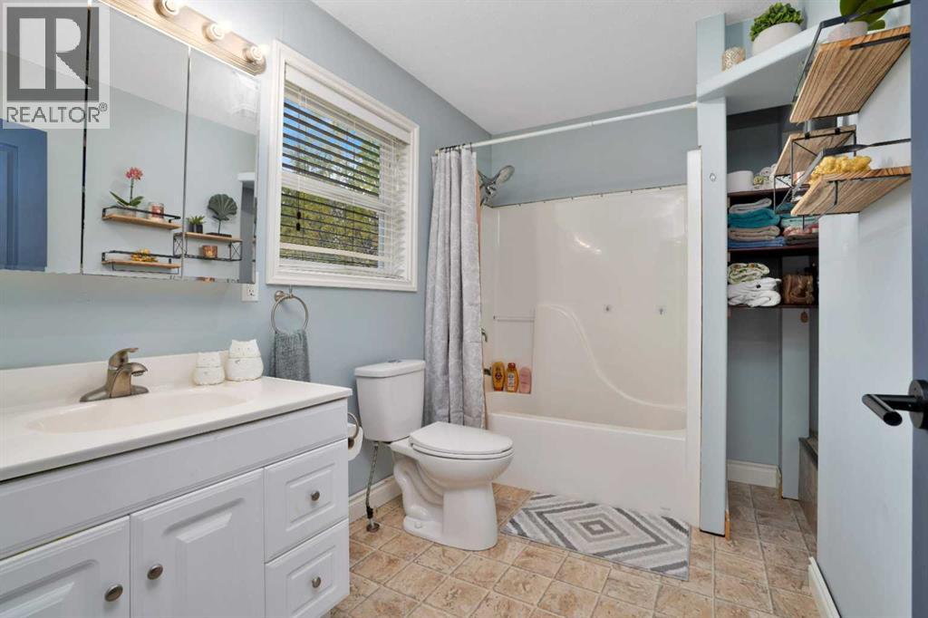 17 Hummingbird Lane, Half Moon Bay, Alberta  T4S 1S1 - Photo 26 - A2267064