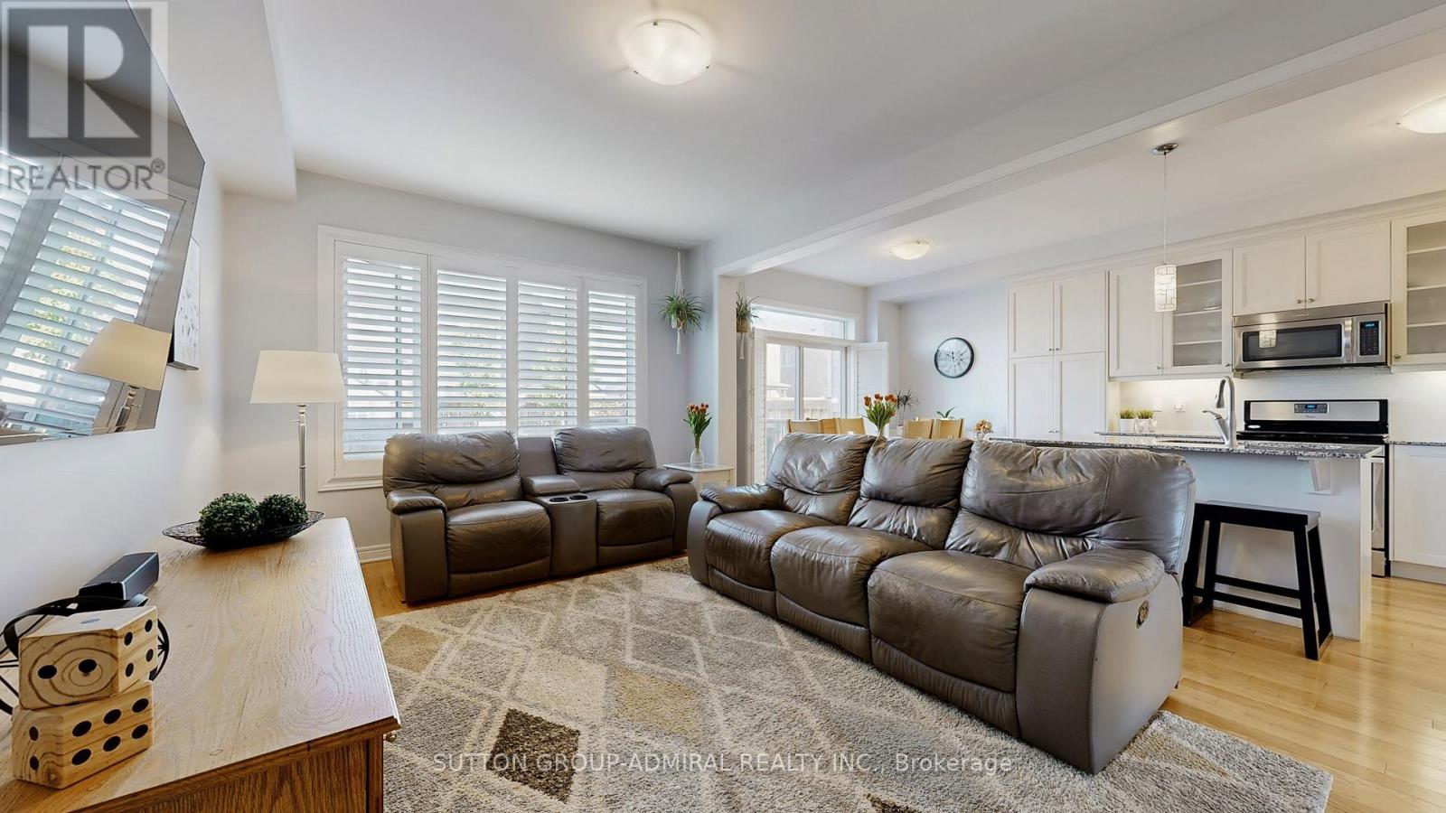 6 Andreeta Drive, Vaughan, Ontario  L4H 4H4 - Photo 9 - N12483564