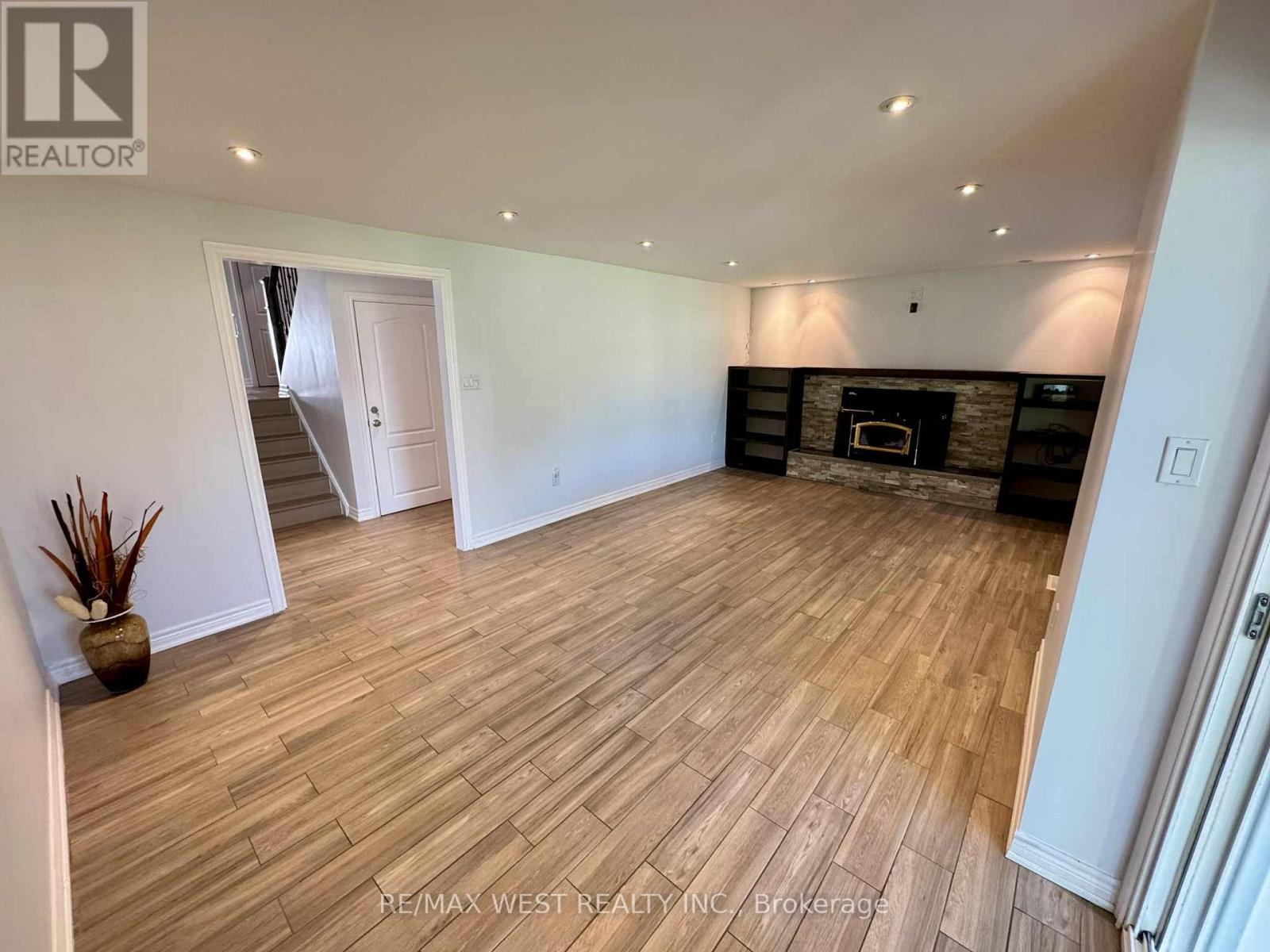 Main - 80 Maple Grove Avenue, Richmond Hill, Ontario  L4E 2X2 - Photo 16 - N12483633