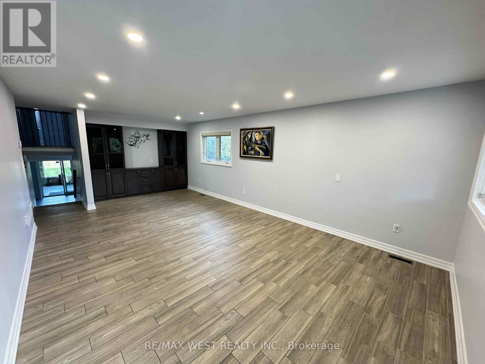 Main - 80 Maple Grove Avenue, Richmond Hill, Ontario  L4E 2X2 - Photo 4 - N12483633