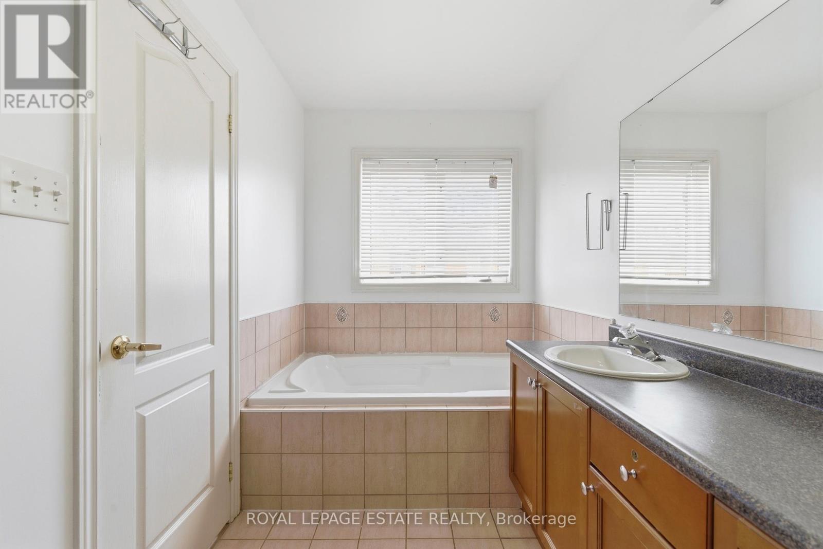 8 Venture Avenue, Richmond Hill, Ontario  L4S 2P2 - Photo 22 - N12483691