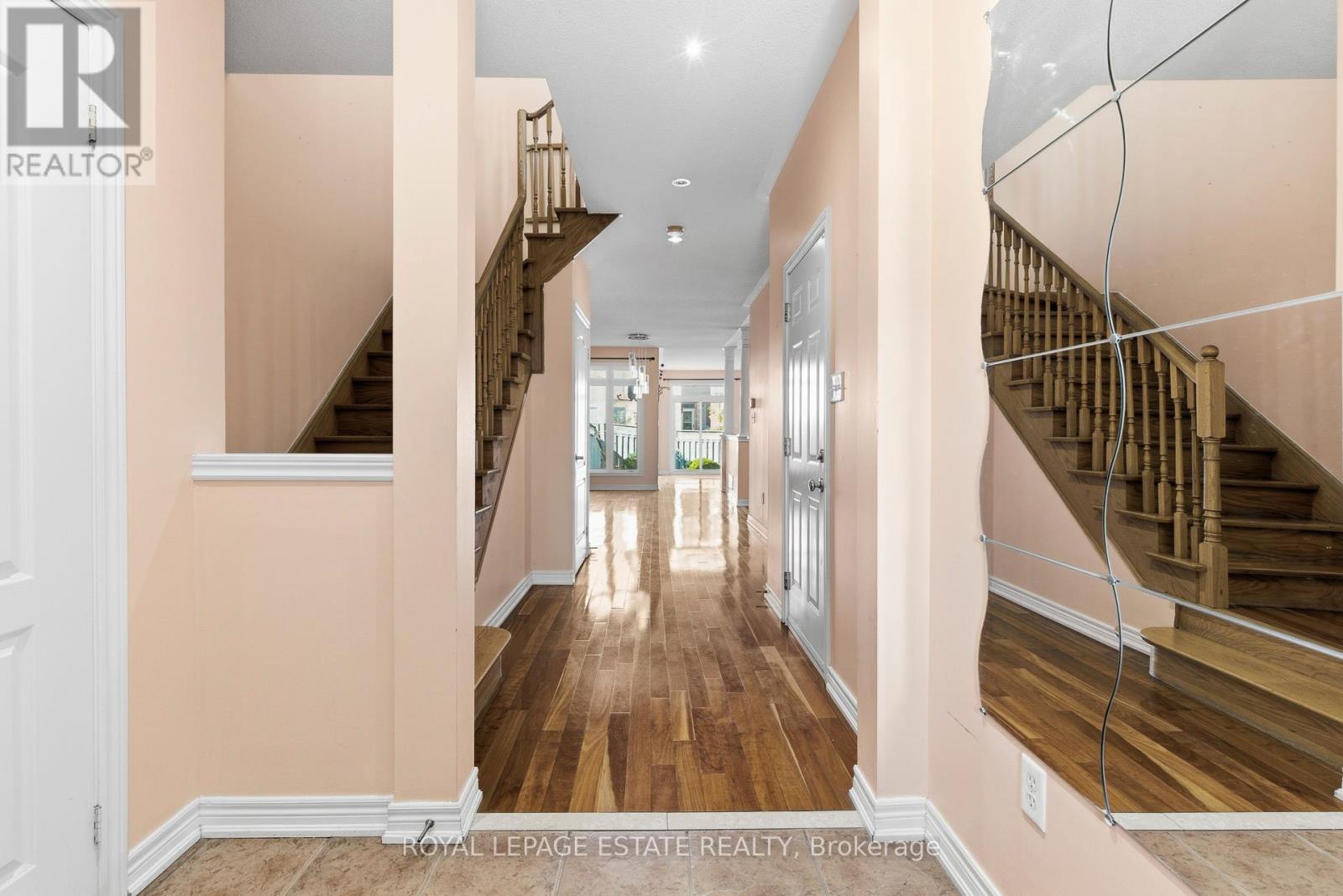 8 Venture Avenue, Richmond Hill, Ontario  L4S 2P2 - Photo 3 - N12483691