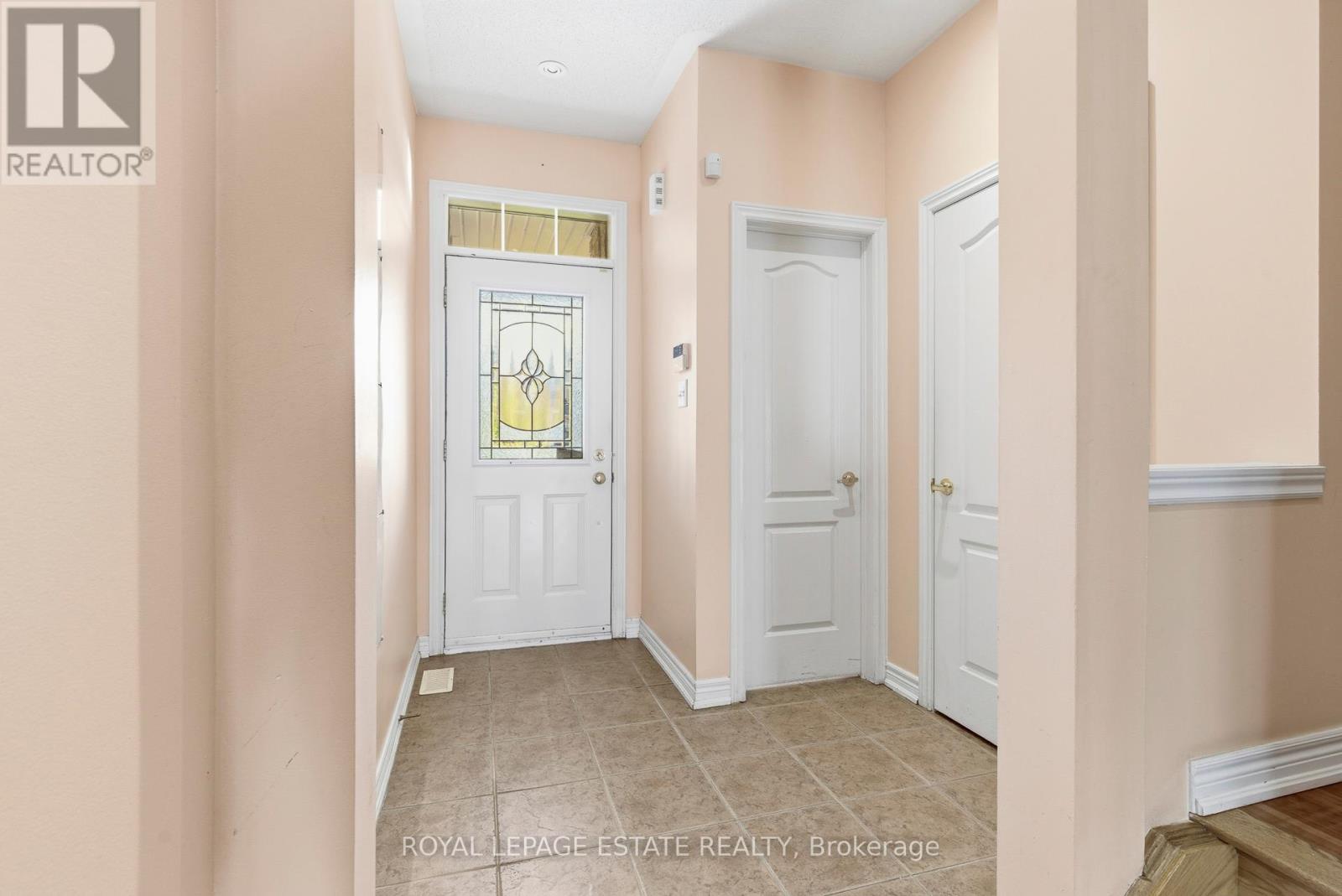 8 Venture Avenue, Richmond Hill, Ontario  L4S 2P2 - Photo 4 - N12483691