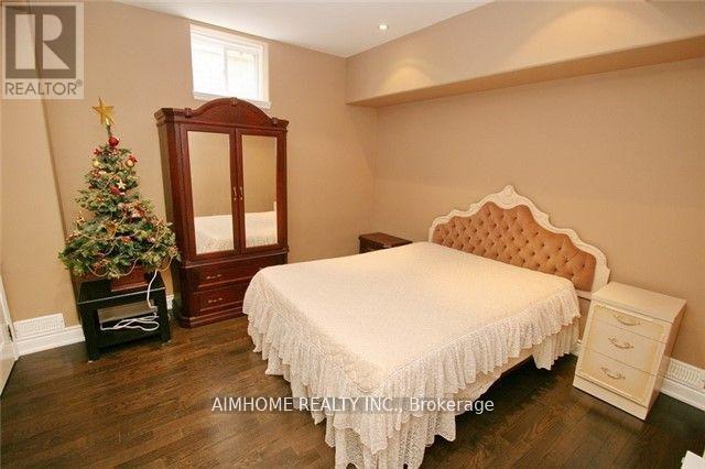 54 Lake Forest Drive, Richmond Hill, Ontario  L4E 0A8 - Photo 10 - N12483697