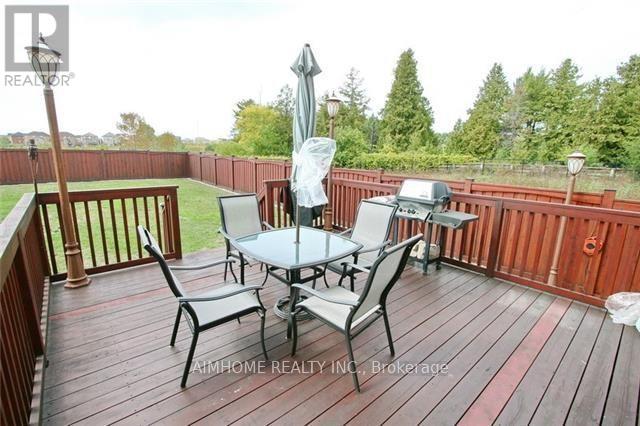 54 Lake Forest Drive, Richmond Hill, Ontario  L4E 0A8 - Photo 15 - N12483697