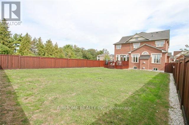 54 Lake Forest Drive, Richmond Hill, Ontario  L4E 0A8 - Photo 16 - N12483697