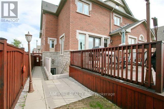 54 Lake Forest Drive, Richmond Hill, Ontario  L4E 0A8 - Photo 2 - N12483697