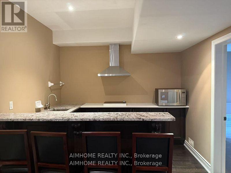 54 Lake Forest Drive, Richmond Hill, Ontario  L4E 0A8 - Photo 4 - N12483697