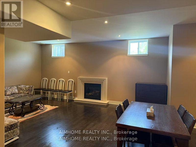 54 Lake Forest Drive, Richmond Hill, Ontario  L4E 0A8 - Photo 8 - N12483697