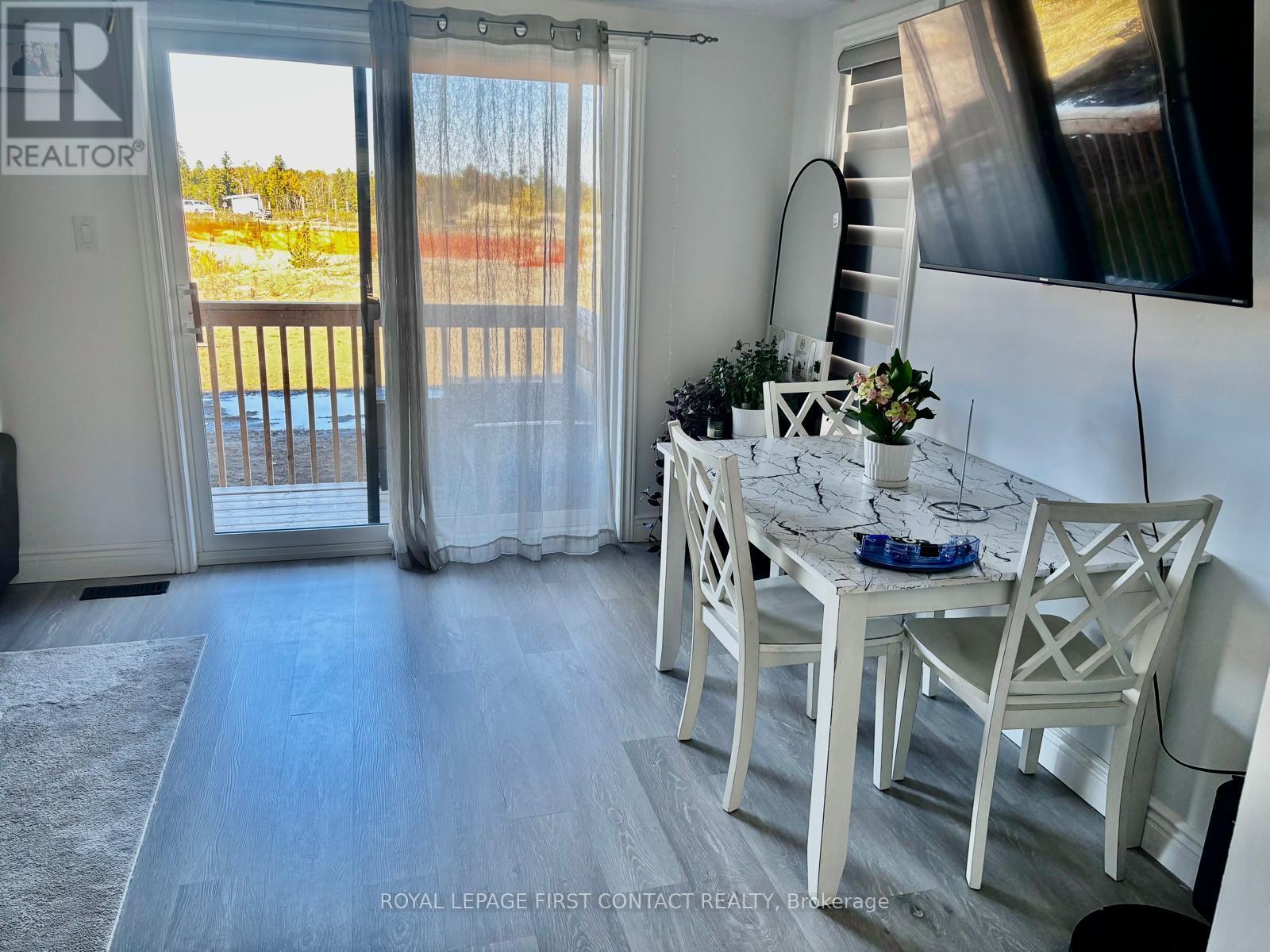 21 Blue Forest Crescent, Barrie, Ontario  L9J 0N3 - Photo 3 - S12483683