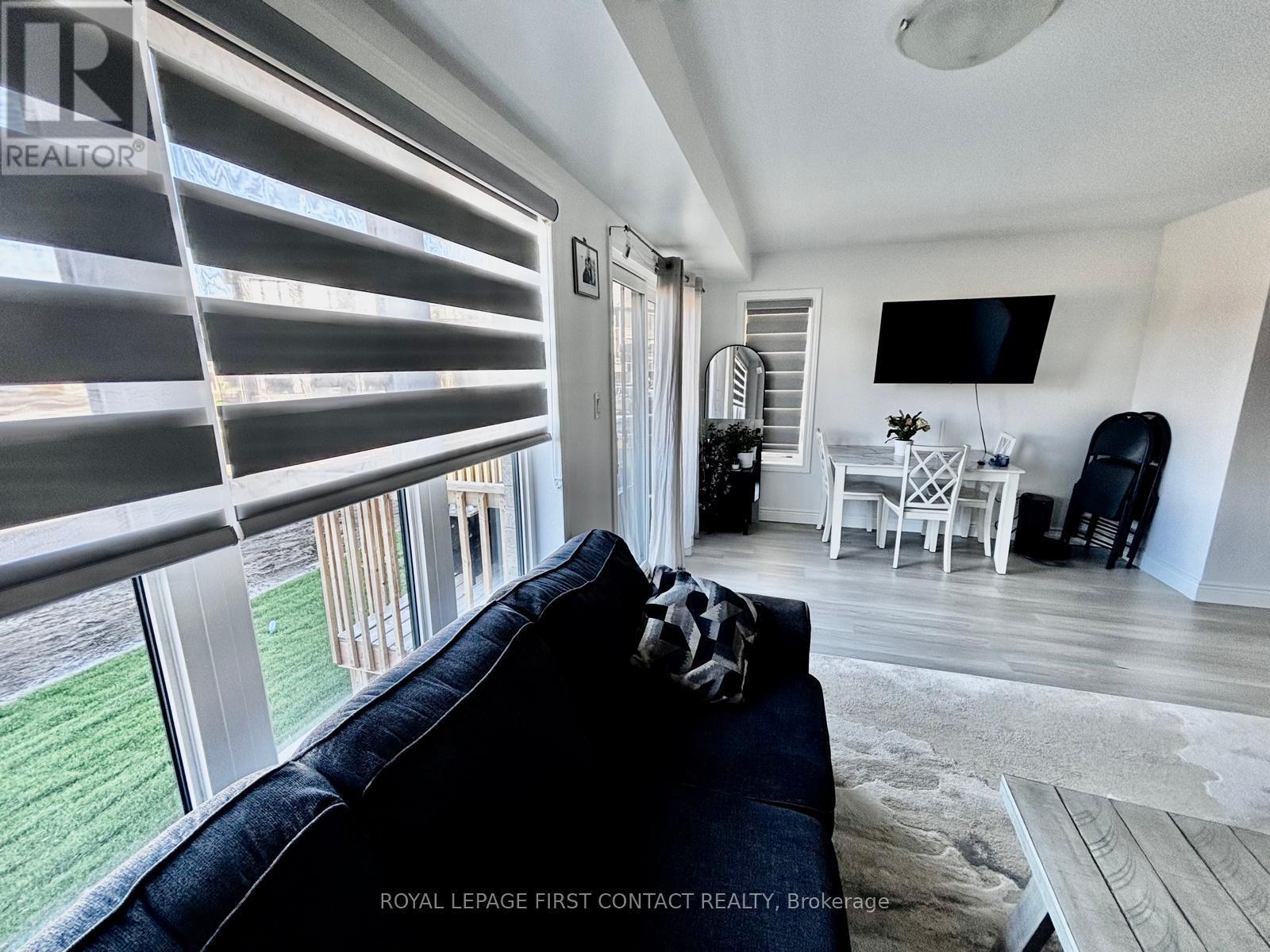 21 Blue Forest Crescent, Barrie, Ontario  L9J 0N3 - Photo 5 - S12483683